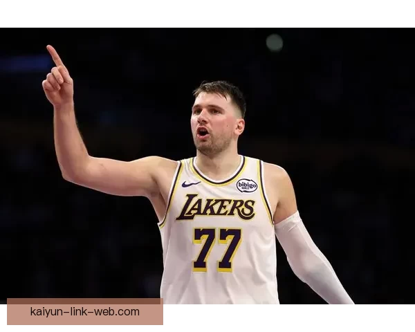 东契奇领衔湖人力争十连胜 活塞坎宁安缺阵谁能挺身而出