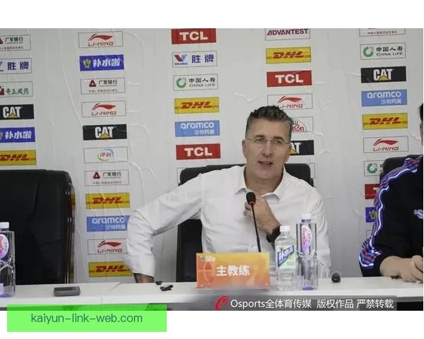 输给山西赛后发布会格兰坦言伤病困扰一号位无奈李炎哲寄语专注做好自己力争反弹 输给山西赛后发布会格兰坦言伤病困扰一号位无奈李炎哲寄语专注做好自己力争反弹