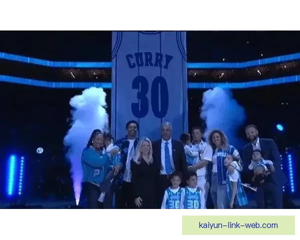 黄蜂荣耀之夜戴尔库里30号球衣退役 三人得分20+大胜魔术